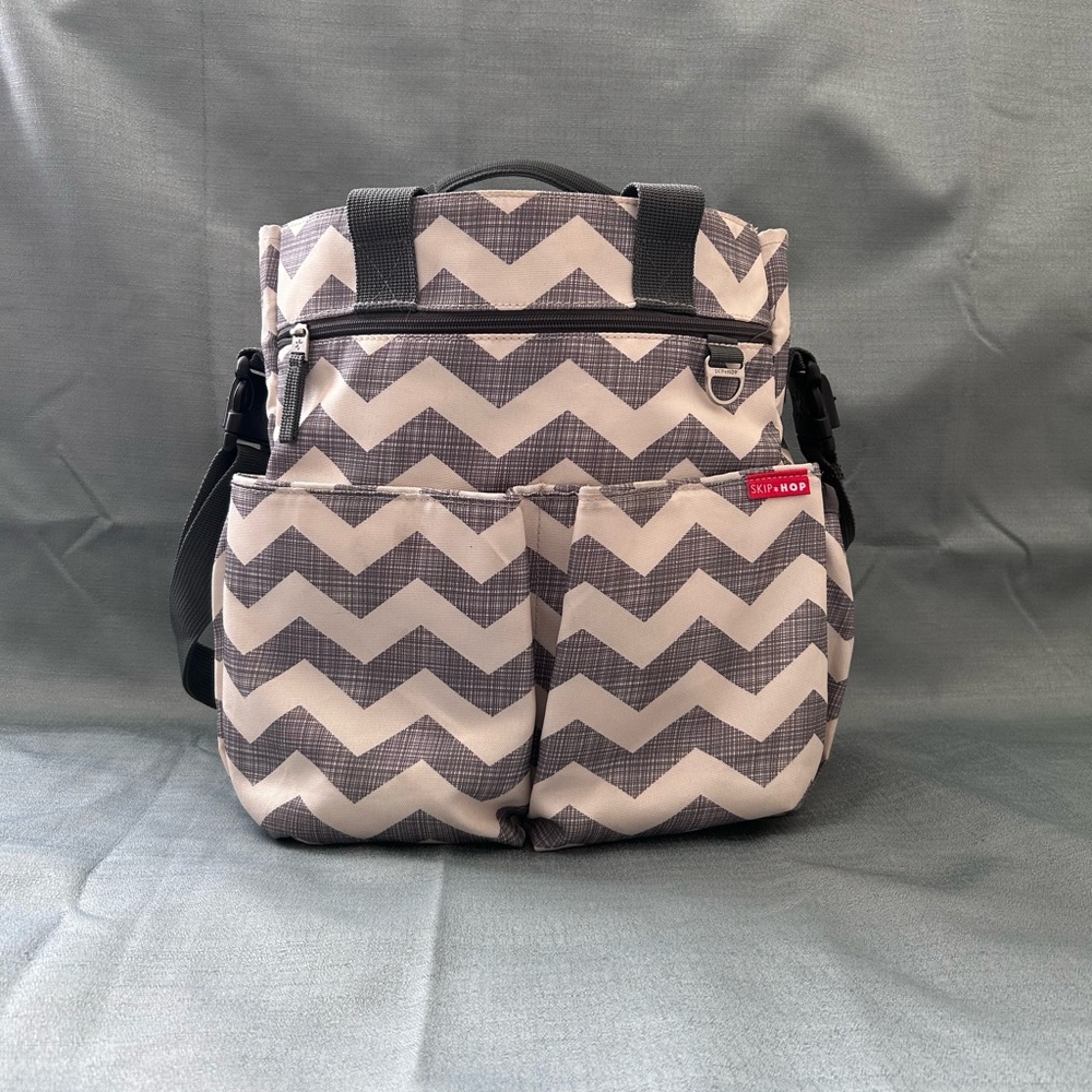Skip Hop Chevron Baby Bag - Gray and White